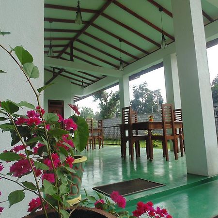 White Eagle Hotel Sigiriya Dış mekan fotoğraf