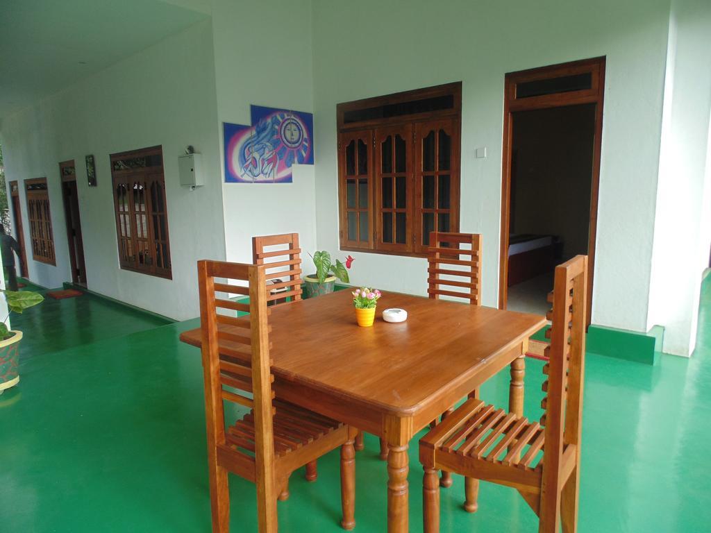 White Eagle Hotel Sigiriya Dış mekan fotoğraf