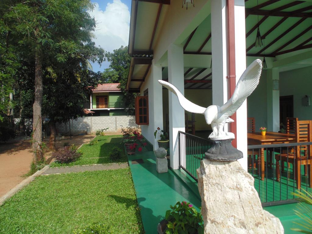 White Eagle Hotel Sigiriya Dış mekan fotoğraf
