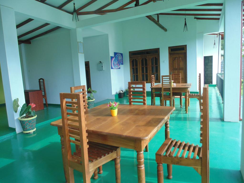 White Eagle Hotel Sigiriya Dış mekan fotoğraf