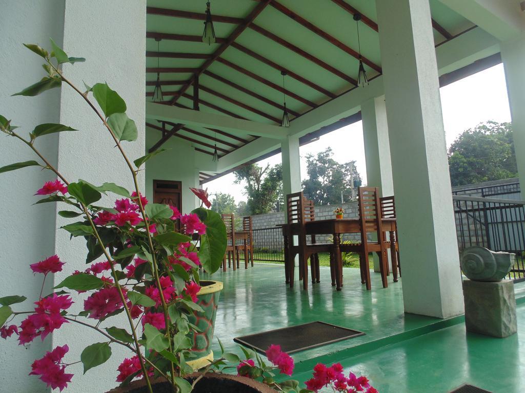 White Eagle Hotel Sigiriya Dış mekan fotoğraf