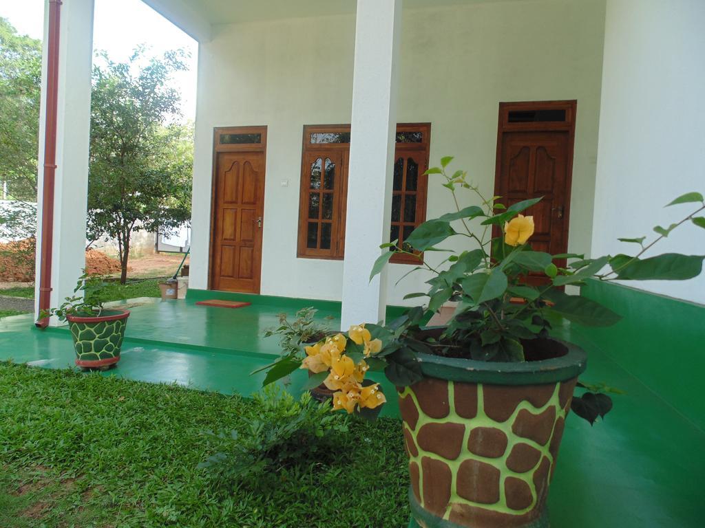 White Eagle Hotel Sigiriya Dış mekan fotoğraf