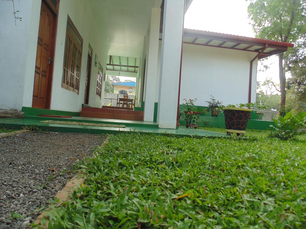 White Eagle Hotel Sigiriya Dış mekan fotoğraf