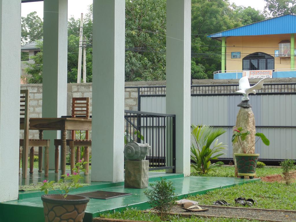 White Eagle Hotel Sigiriya Dış mekan fotoğraf