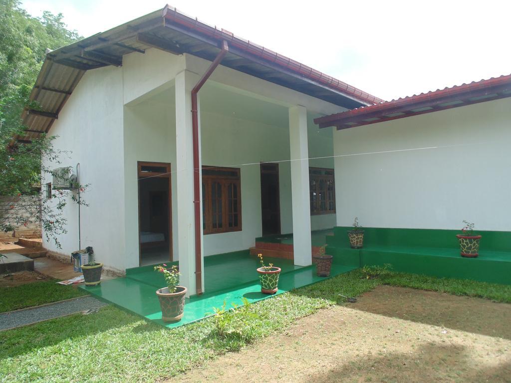 White Eagle Hotel Sigiriya Dış mekan fotoğraf